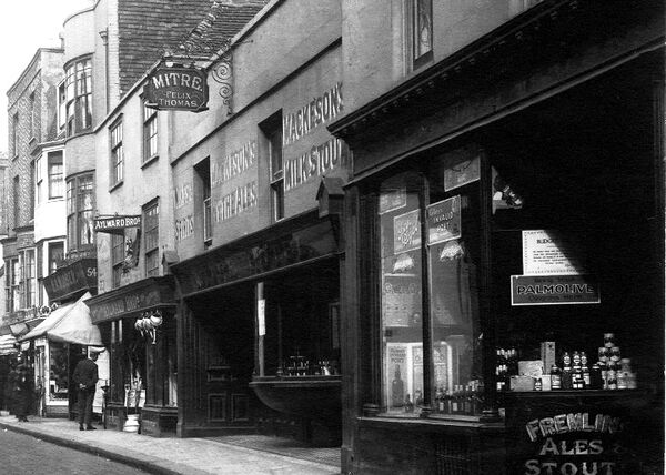 Mitre-High-Street-1920.jpg